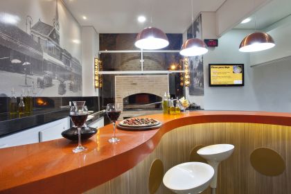 Material de imprensa — Artigo 17 Pizzaria