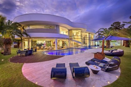 Material de imprensa — Arquitetura com traços contemporâneos