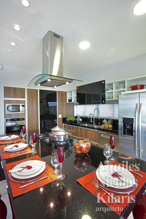 Arquiteto - Aquiles NÃcolas KÃlaris - Residential Projects - Curved Houses in the Neoclassical